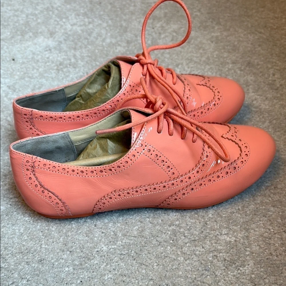 🕊️ Cole Haan Orange patent leather Oxford